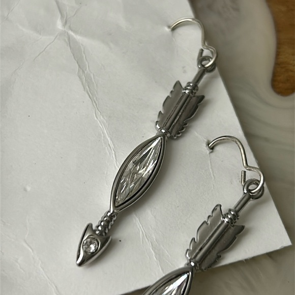 🖤NEW💕Indian motif arrow dangle earrings - Picture 2 of 10